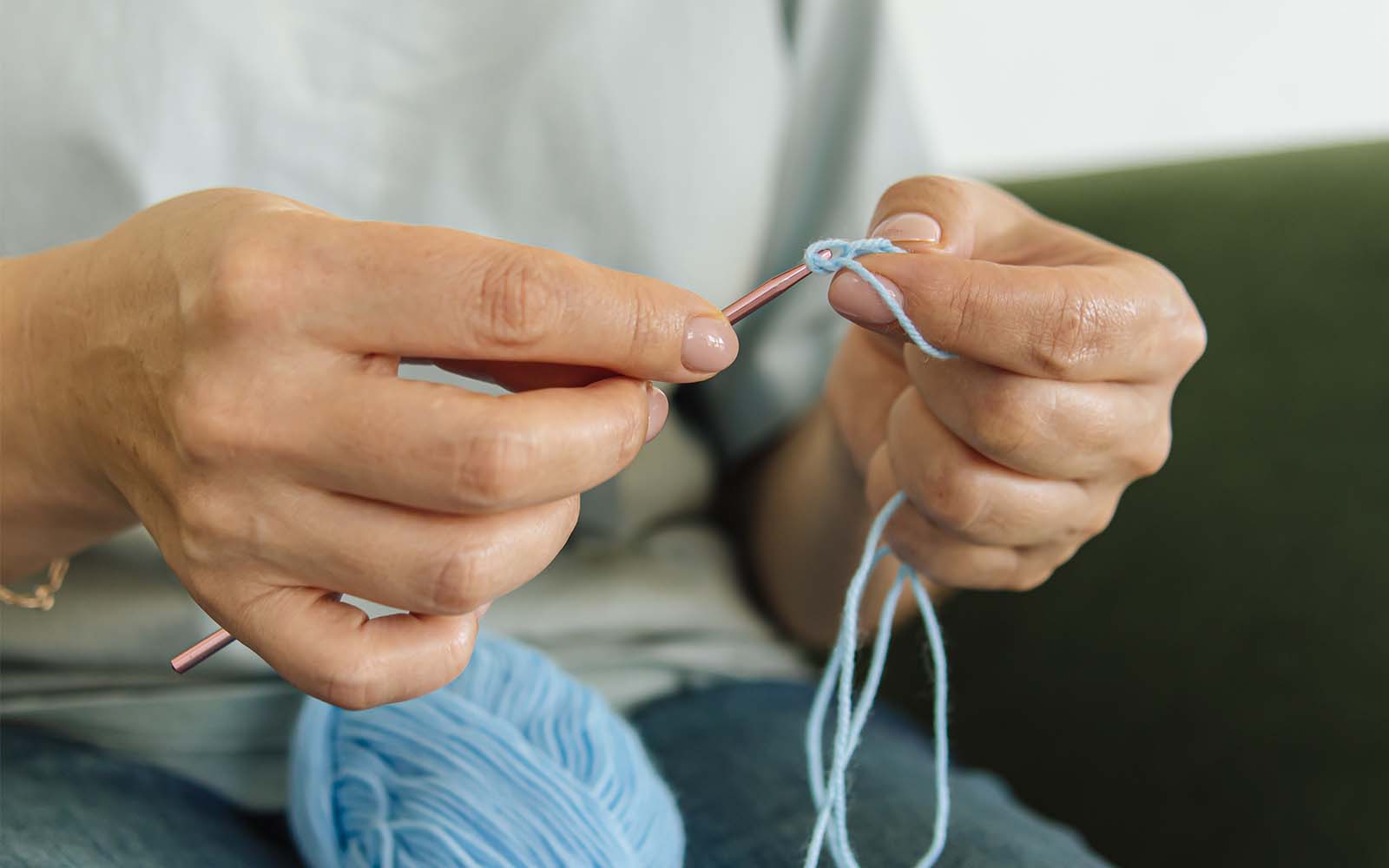 Handling Crochet Cotton and Hook