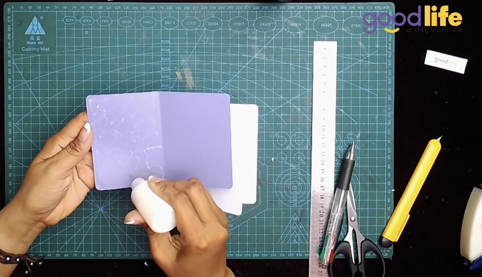 လေးထောင့်ပုံစံ First Aid Kit လေး ခေါက်ကြည့်ကြမယ်